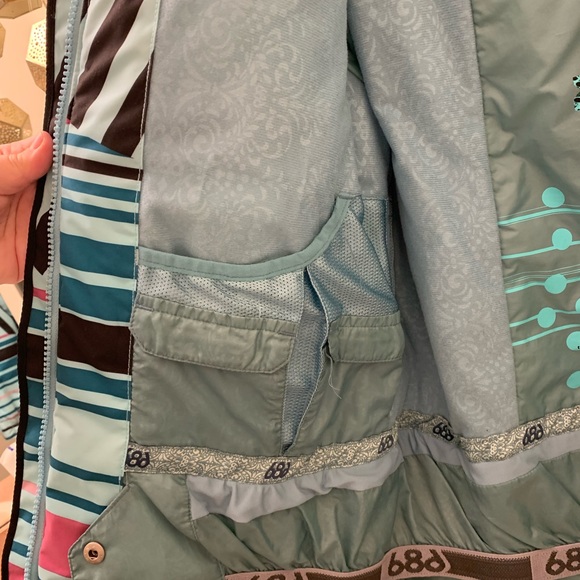 **686** Ski/Snowboard Jacket Sz: M - Picture 8 of 11